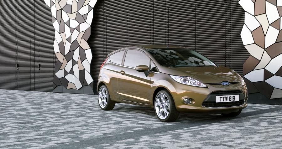  Ford Fiesta 2011 года  (фото 16 из 26)